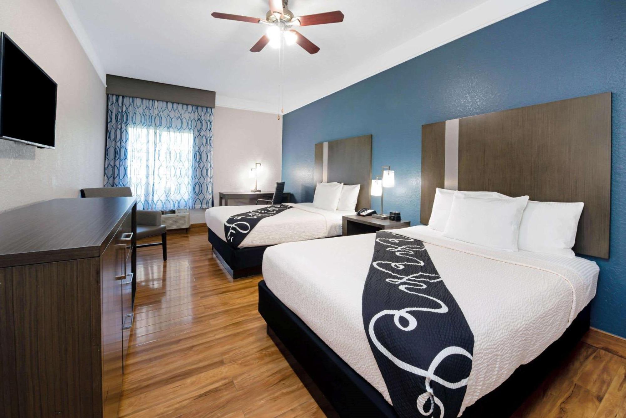 2 Queen Beds, Mobility Accessible Room, Bathtub w/Grab Bars, Non-Smoking