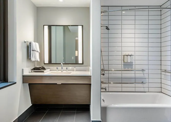 Cambria Hotel Houston Downtown Convention Center